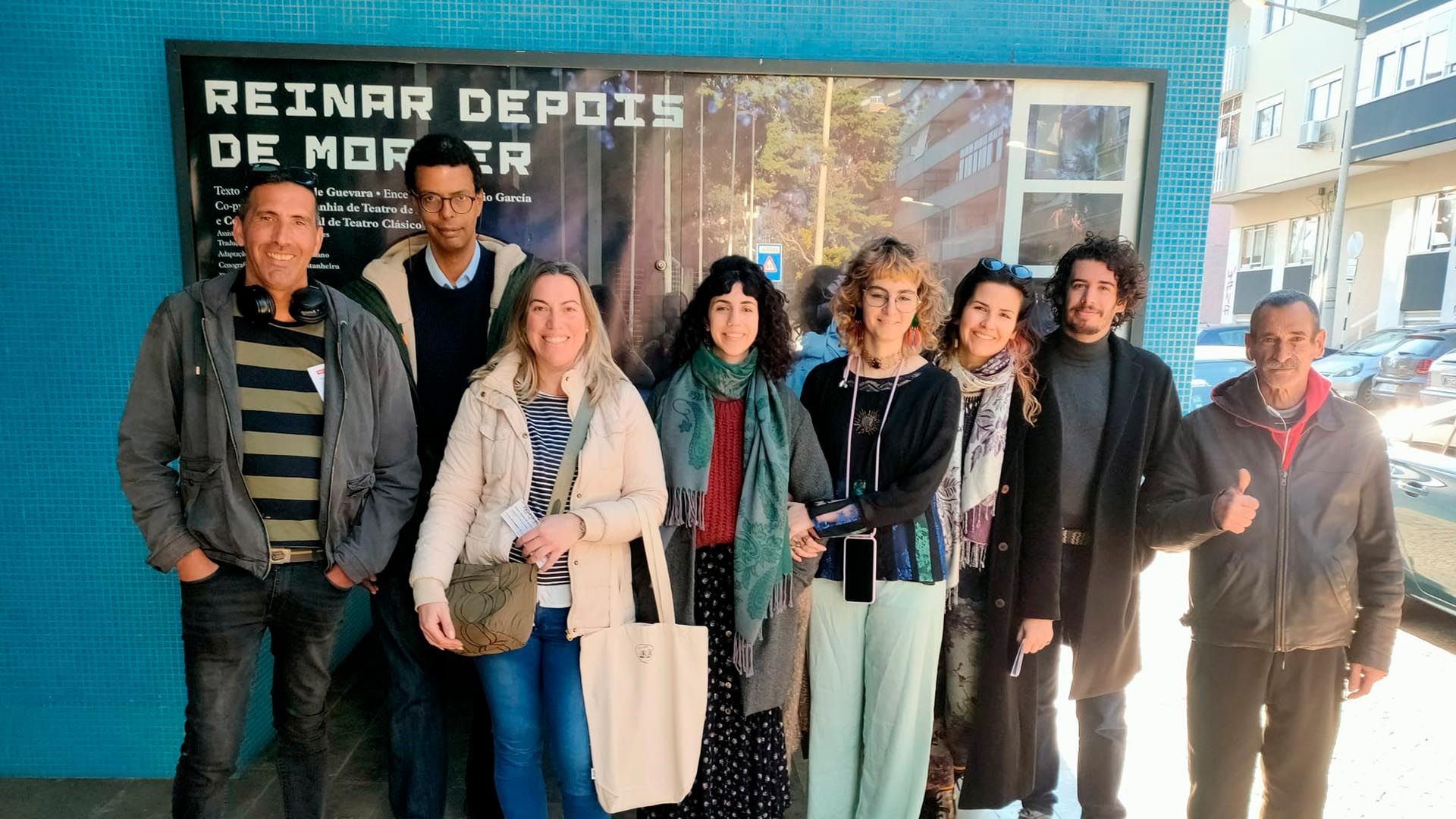 Revisitar a história através do teatro