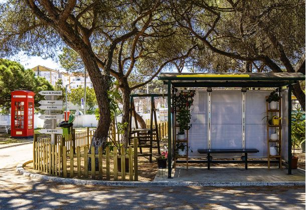 CENTRO DE DIA - CENTRO SOCIAL DA TRAFARIA